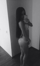 Заказать девушку от 4000 руб. в час (Мая, 29 лет)